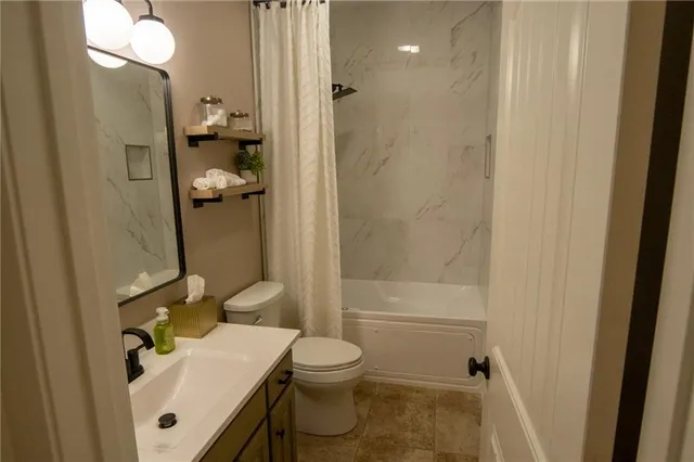 $550,000 | 3804 Kingston Court, St. Joseph, MO 64506