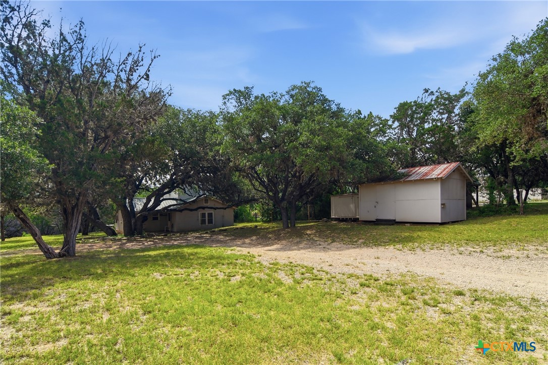 1260 Magers Road Concan, TX 78838 - Photo 28 of 40