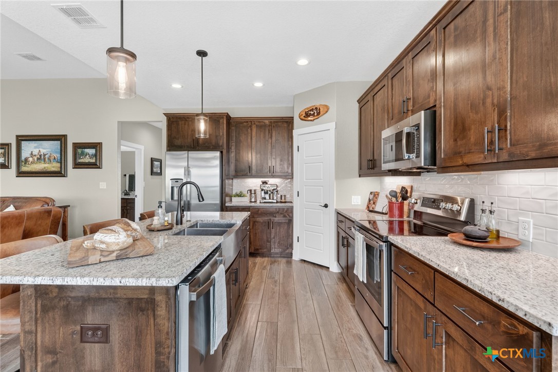 876 Primrose Path Spring Branch, TX 78070 - Photo 9 of 35 Gallery Image 9