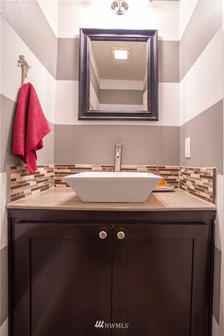 2406 Francis Road Mount Vernon, WA 98273 - Photo 14 of 23 Gallery Image 14