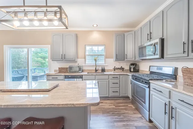 $595,000 | 6108 Highpoint Court, East Stroudsburg, PA 18301