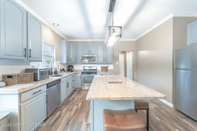 $595,000 | 6108 Highpoint Court, East Stroudsburg, PA 18301