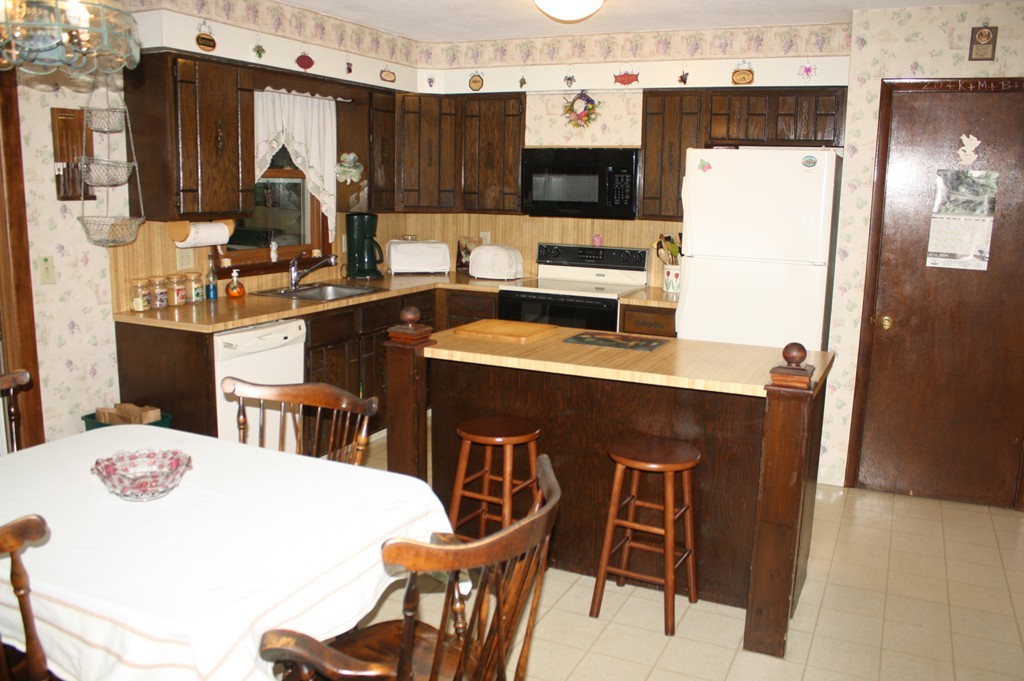 27 River Road Erving, MA 01344 - Photo 5 of 12 Gallery Image 5