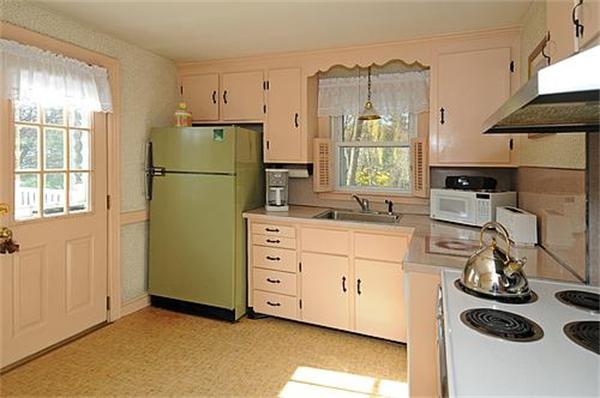 7 Slayton Road Melrose, MA 02176 - Photo 6 of 15 Gallery Image 6