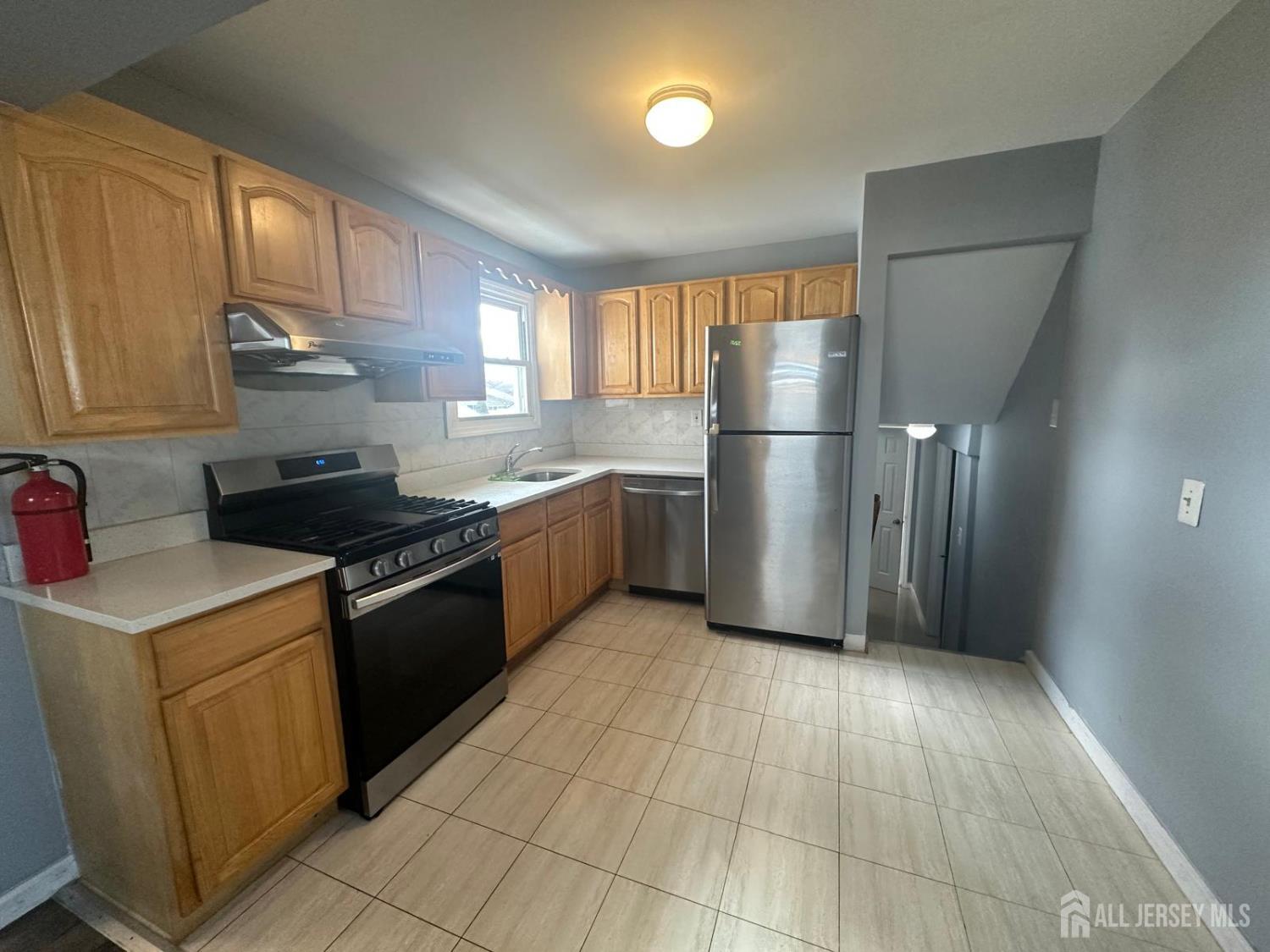 19 Baldwin Road Edison, NJ 08817 - Photo 2 of 9