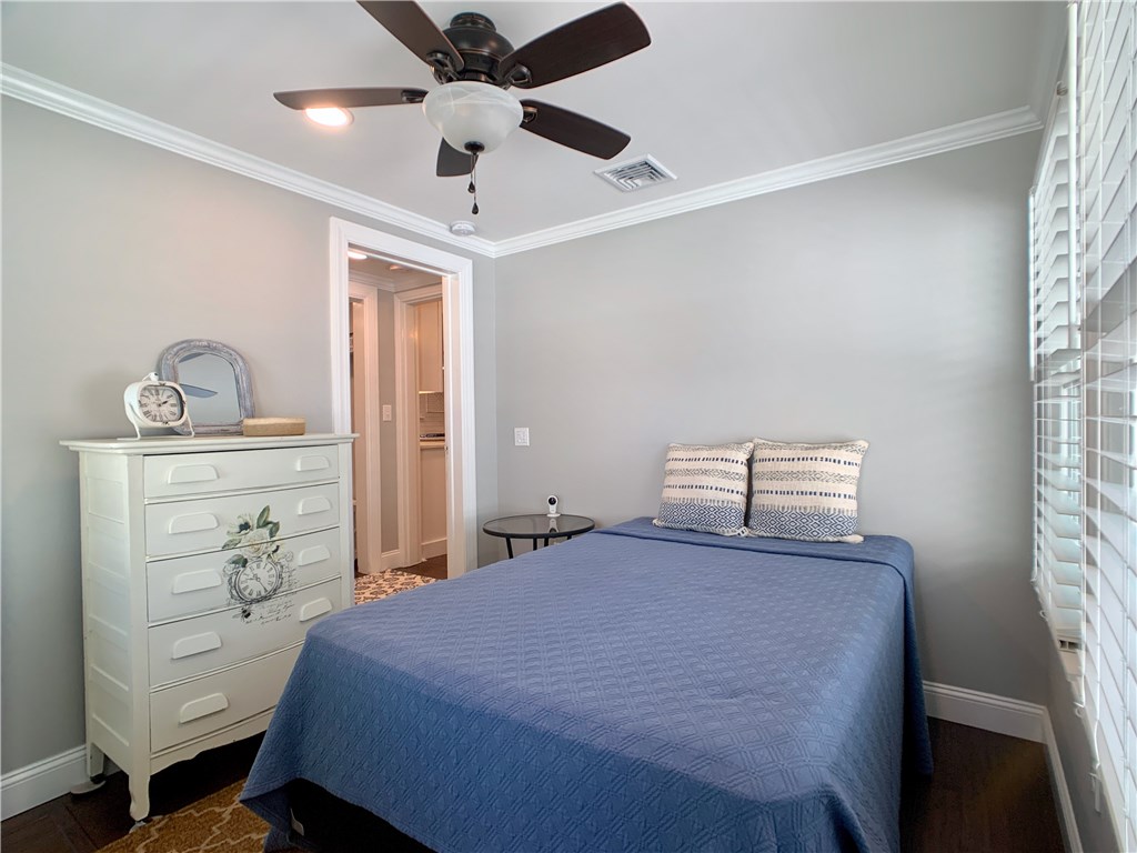 18 Sylvan Street Newport, RI 02840 - Photo 15 of 29