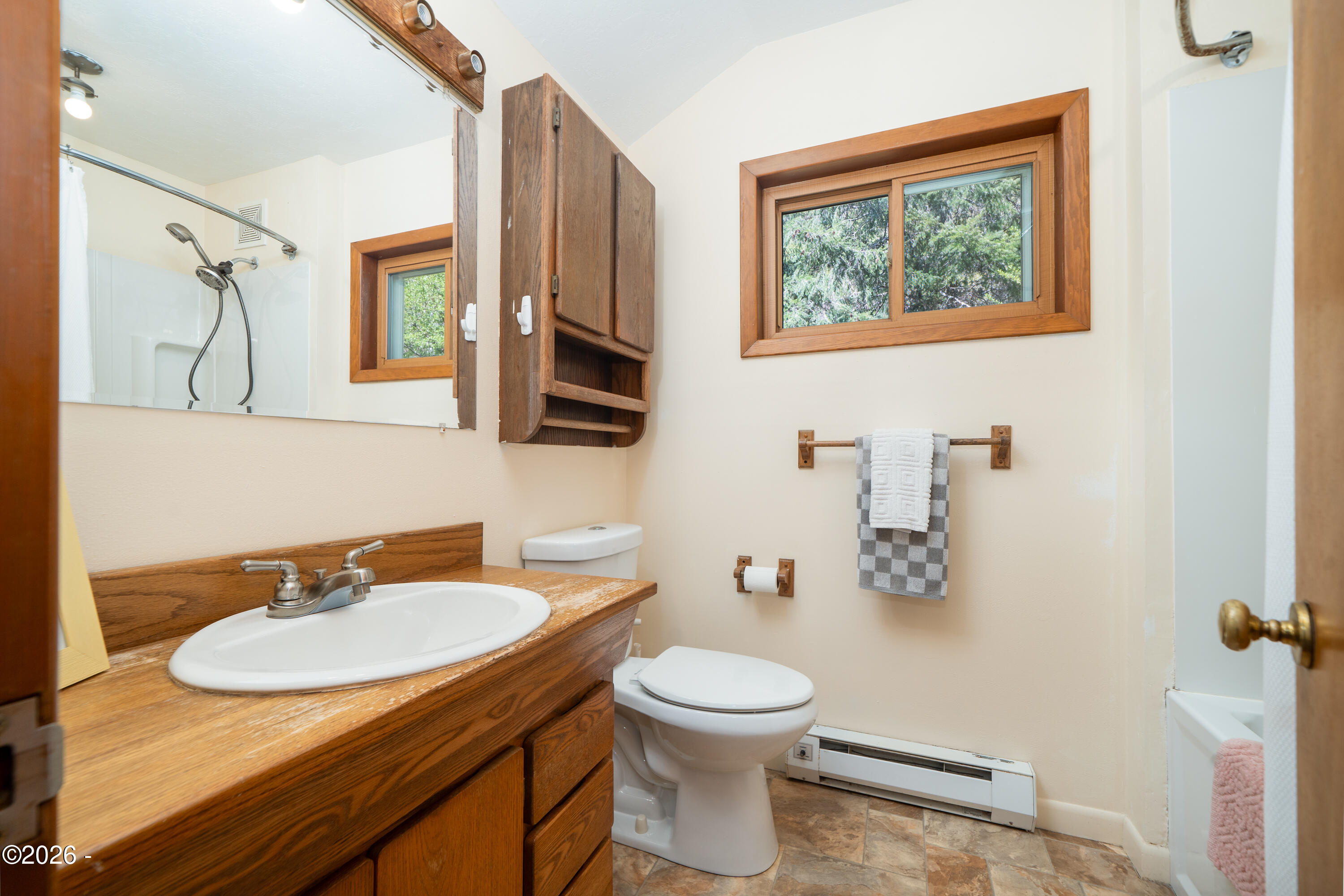 258 Neal Loop Toledo, OR 97391 - Photo 26 of 53 Primary 2 - Full Bathroom 2