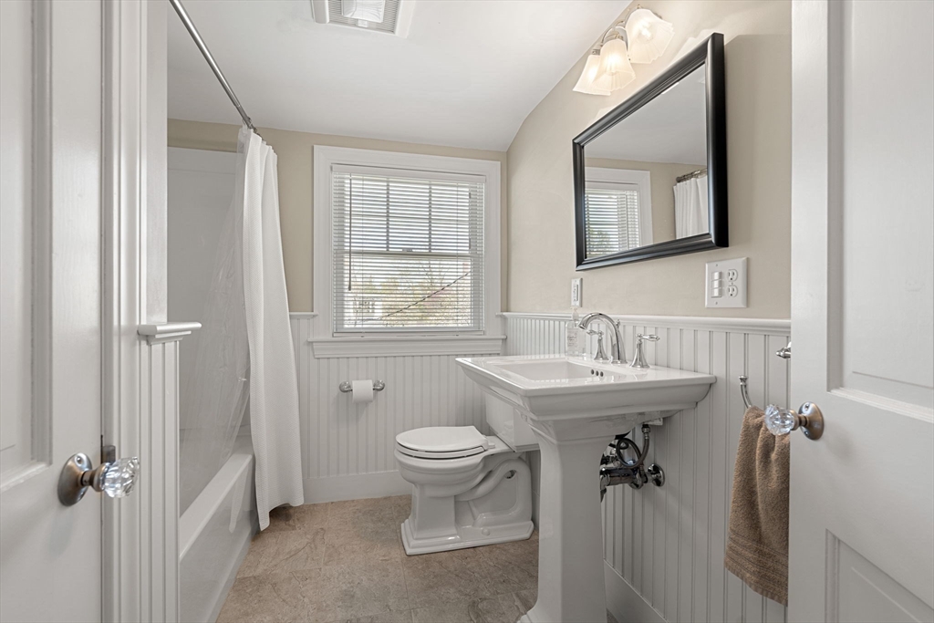 10 Woodbridge Road North Andover, MA 01845 - Photo 13 of 26 Gallery Image 13
