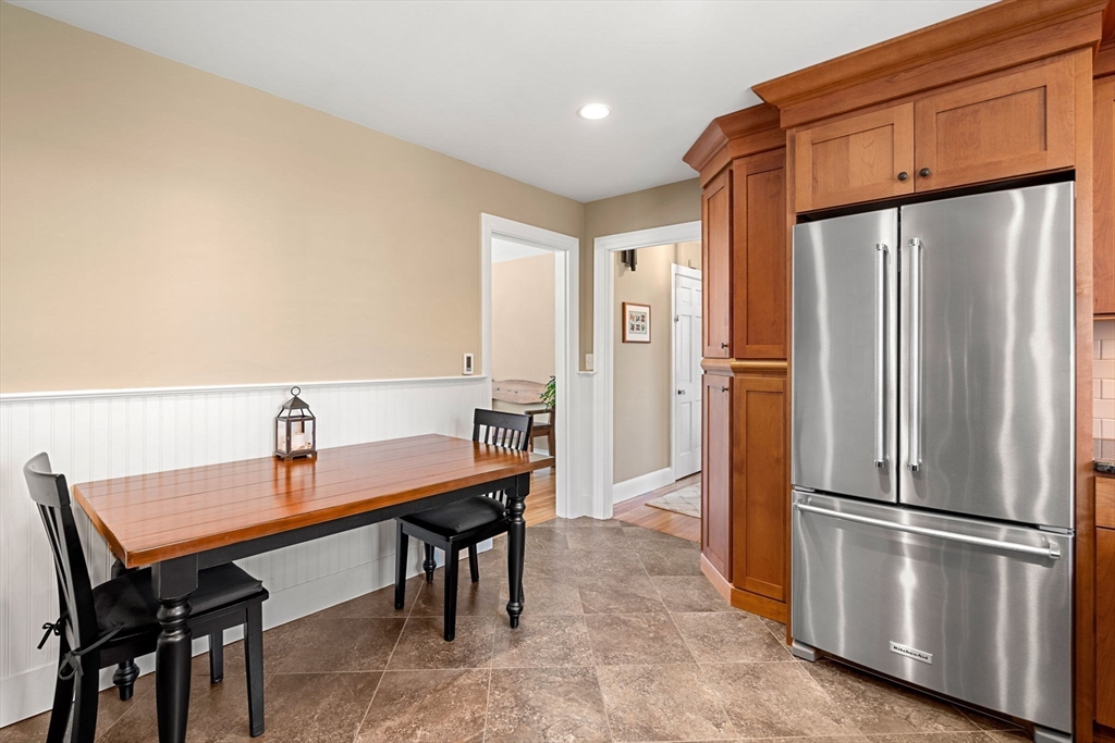 10 Woodbridge Road North Andover, MA 01845 - Photo 5 of 26 Gallery Image 5