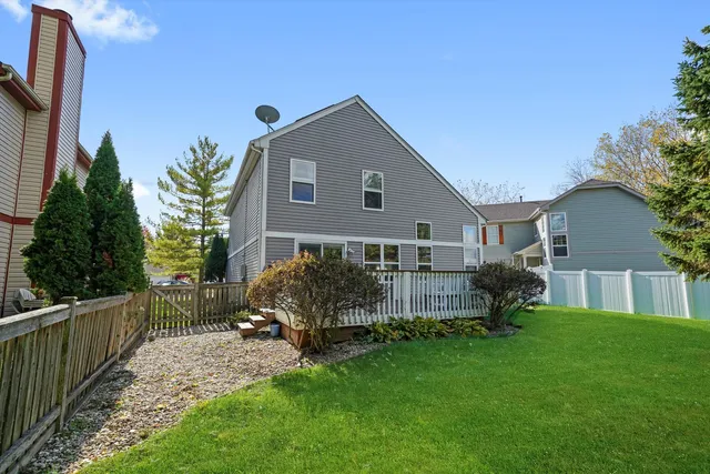 $299,000 | 606 London Court, Round Lake Beach, IL 60073