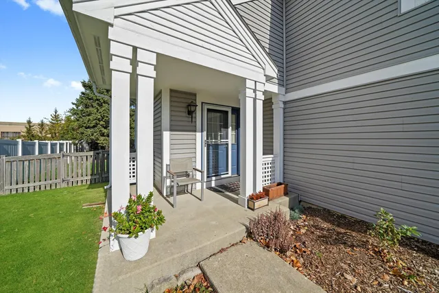 $299,000 | 606 London Court, Round Lake Beach, IL 60073