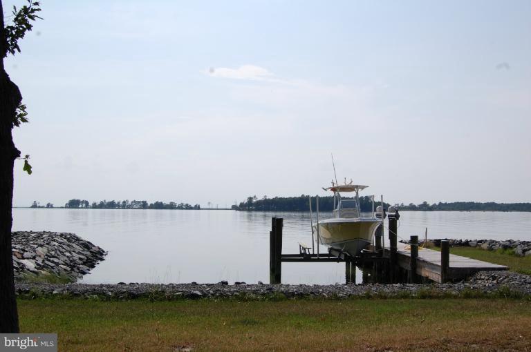 6140 Twin Point Cove Road Cambridge, MD 21613 - Photo 14 of 30 Boat Dock and Lift