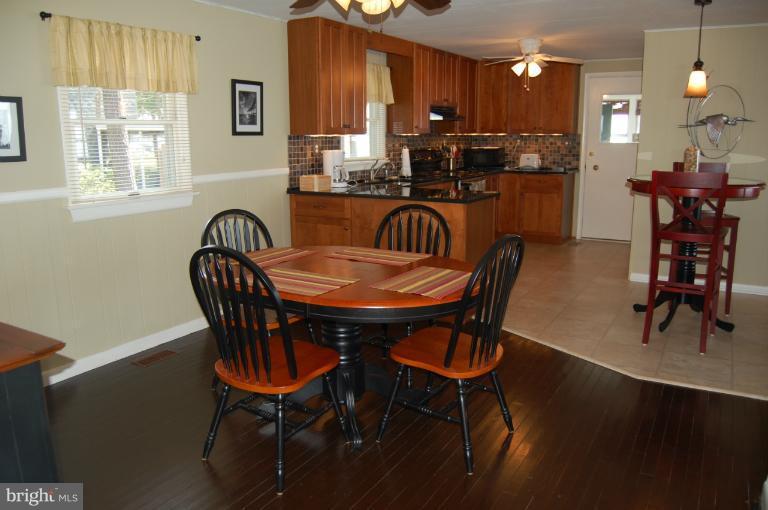 6140 Twin Point Cove Road Cambridge, MD 21613 - Photo 20 of 30 Dining Room