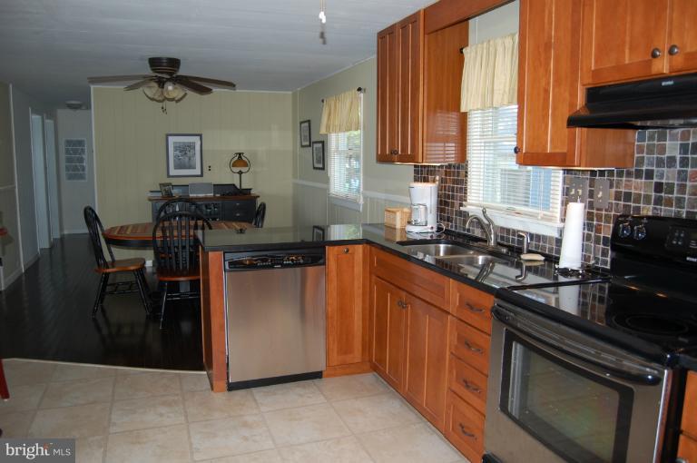 6140 Twin Point Cove Road Cambridge, MD 21613 - Photo 4 of 30 Kitchen