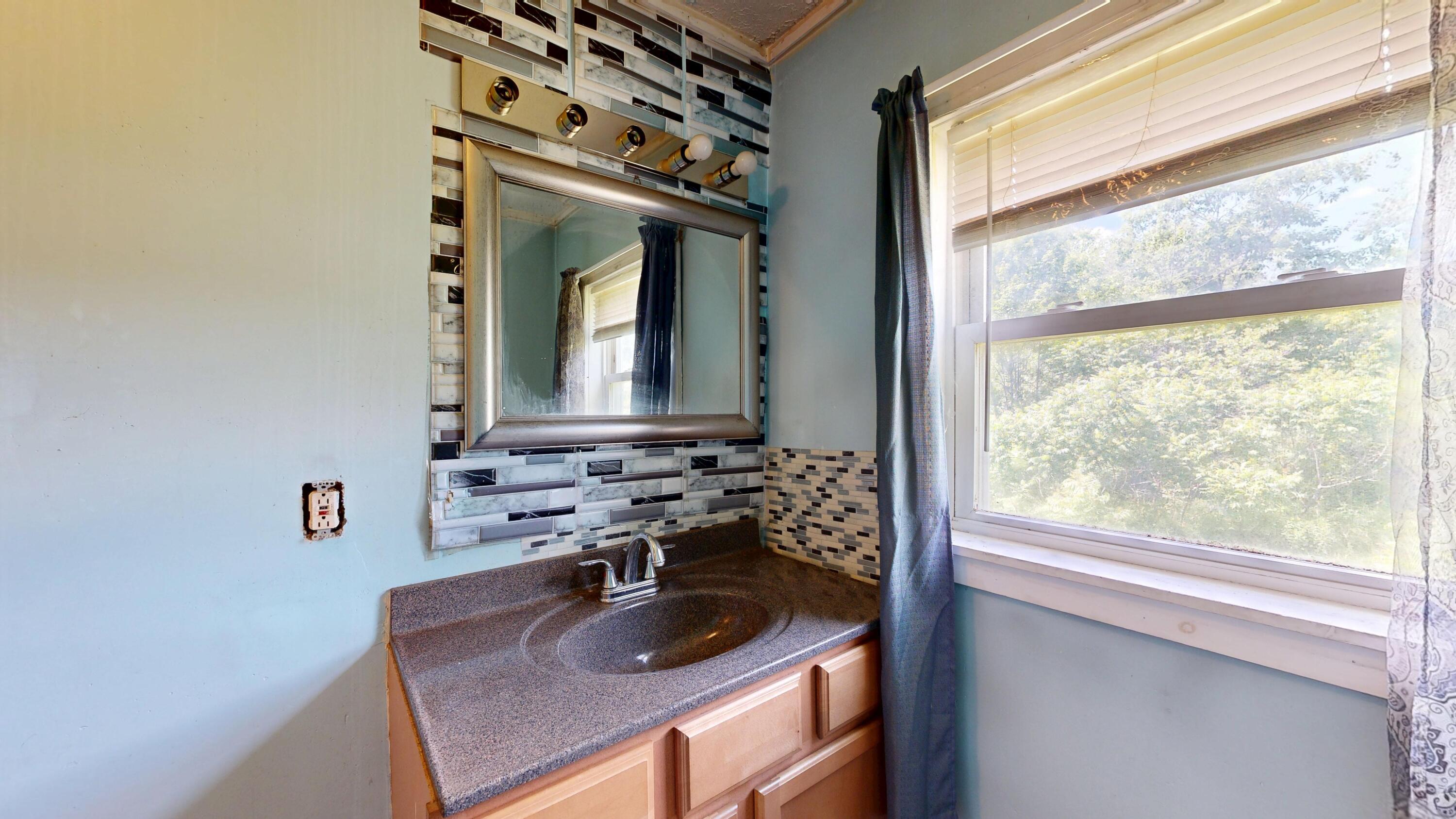 225 Middle Road Sabattus, ME 04280 - Photo 19 of 27 Bathroom