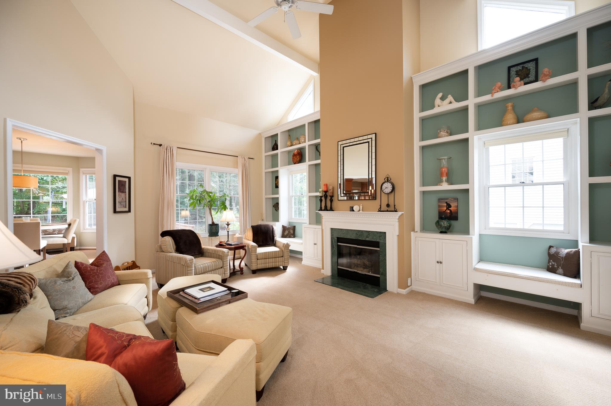 38 Arizona State Drive Newark, DE 19713 - Photo 13 of 39 Bright family room