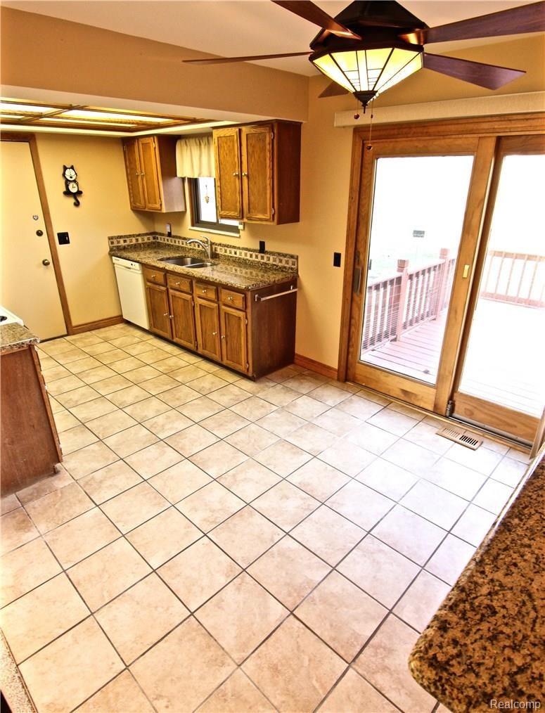 1055 Orion Road Lake Orion, MI 48362 - Photo 10 of 29 IMG_4114.jpg