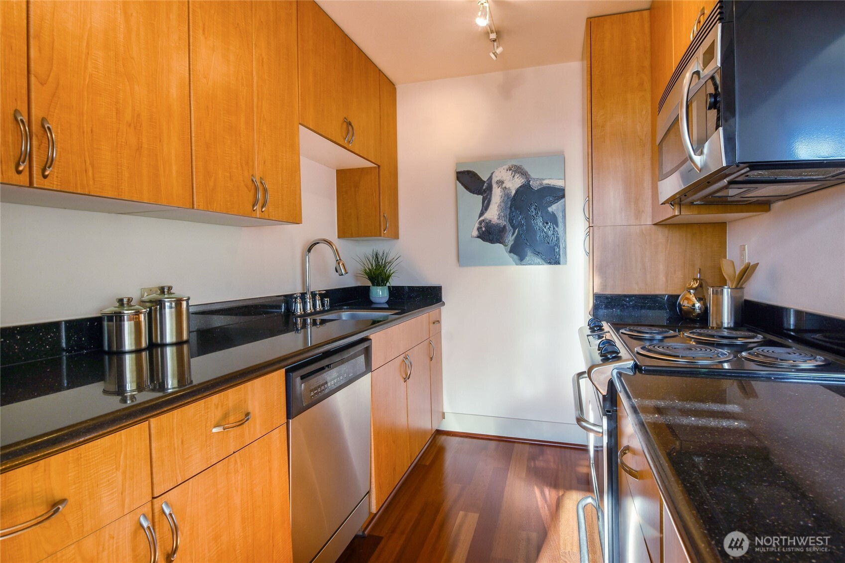 1105 Spring Street, Unit 1303 Seattle, WA 98104 - Photo 11 of 18