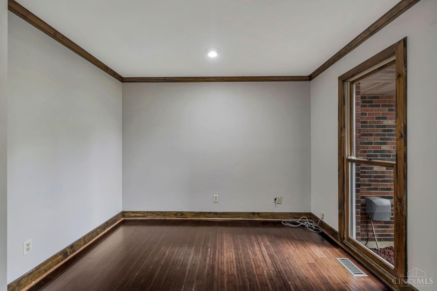 1270 Hamilton New London Road Hamilton, OH 45013 - Photo 24 of 76 Gallery Image 24