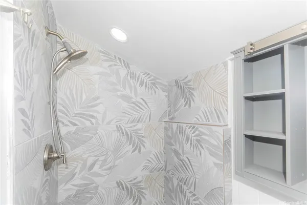 $1,500 | 2343 Kuahea Street, Honolulu, HI 96816