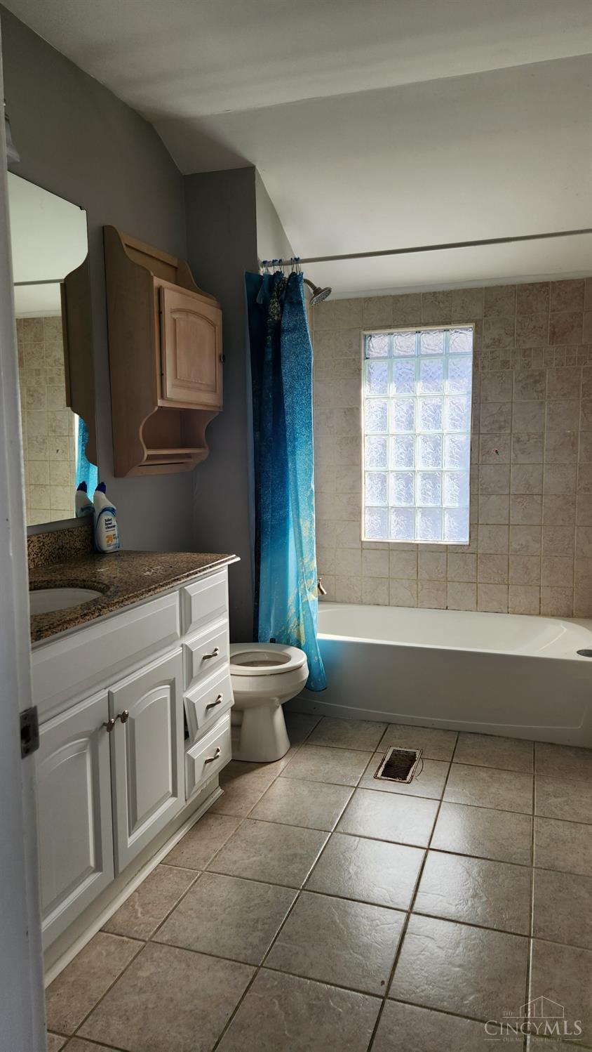 3927 Davis Avenue Cheviot, OH 45211 - Photo 6 of 9 Primary Bathroom (2nd floor)