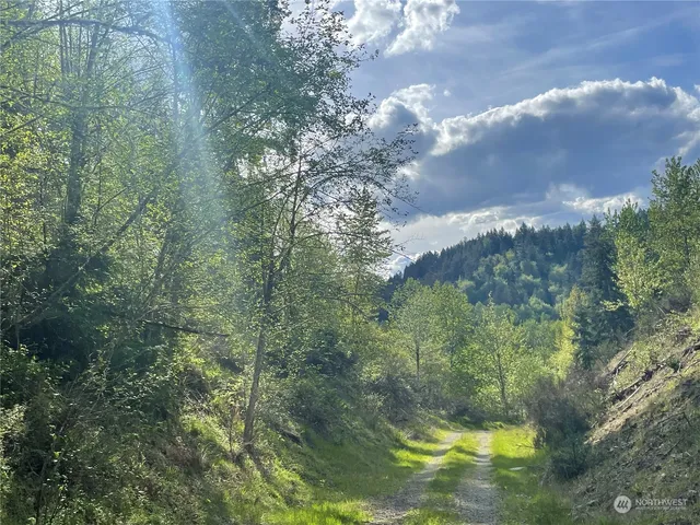 $500,000 | 21635 Orville Road East, Orting, WA 98360