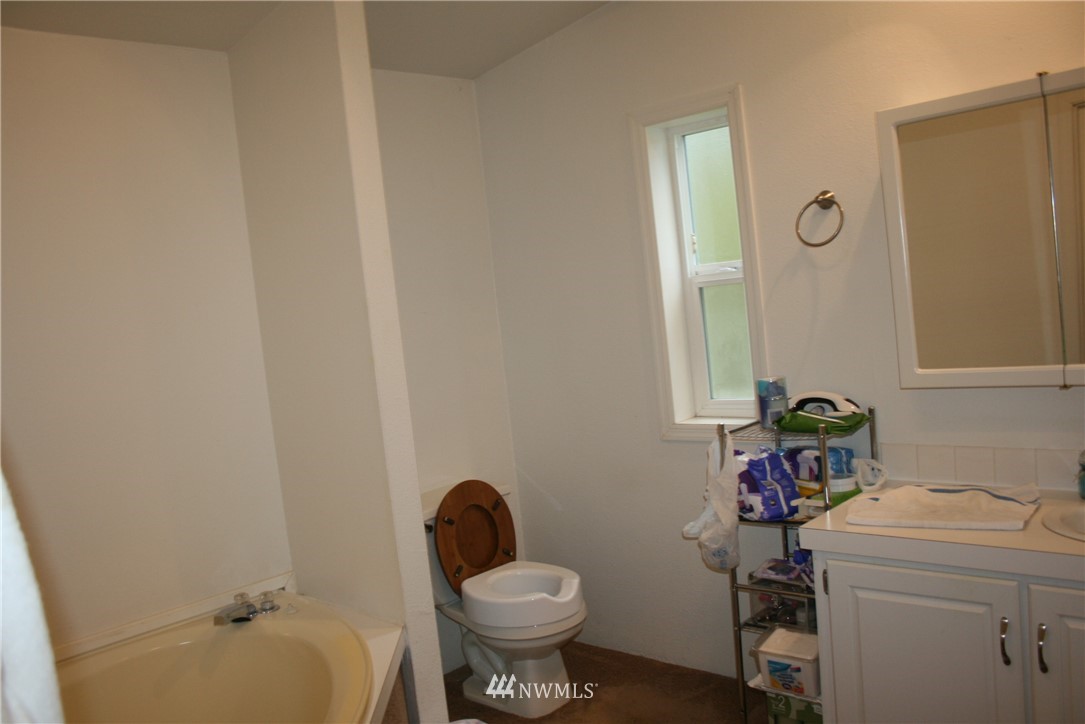 274 Hall Road Silverlake, WA 98645 - Photo 12 of 24 Gallery Image 12