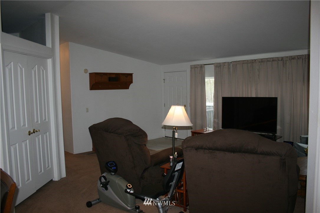274 Hall Road Silverlake, WA 98645 - Photo 6 of 24 Gallery Image 6