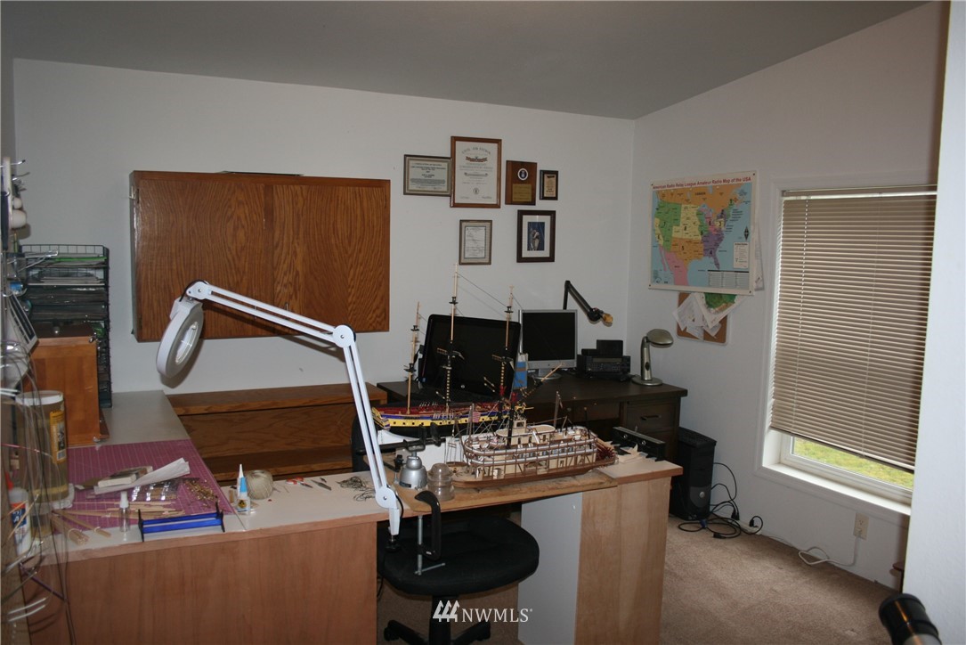 274 Hall Road Silverlake, WA 98645 - Photo 10 of 24 Gallery Image 10