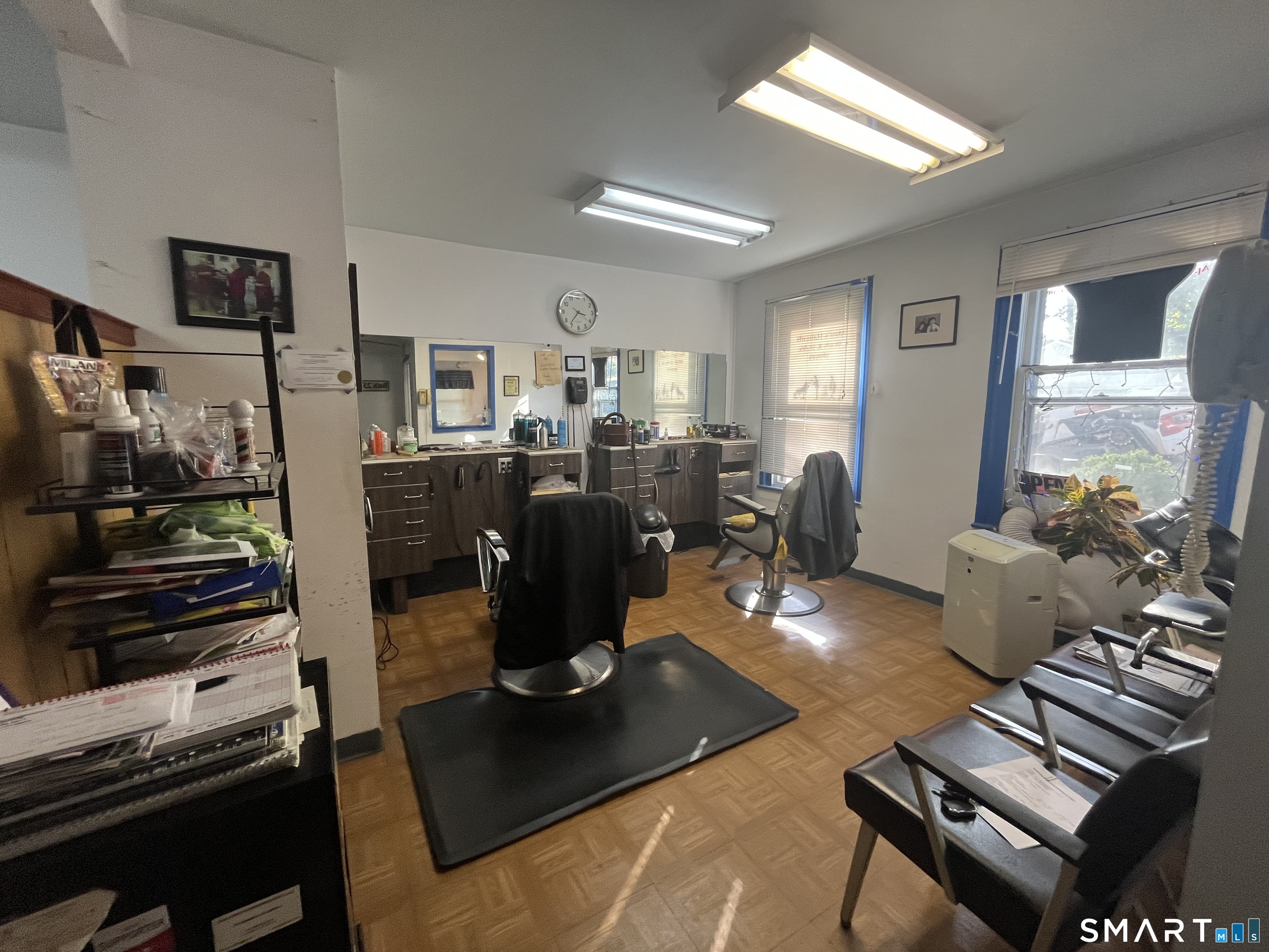 505 New Britain Road Berlin, CT 06037 - Photo 11 of 16 Barbershop