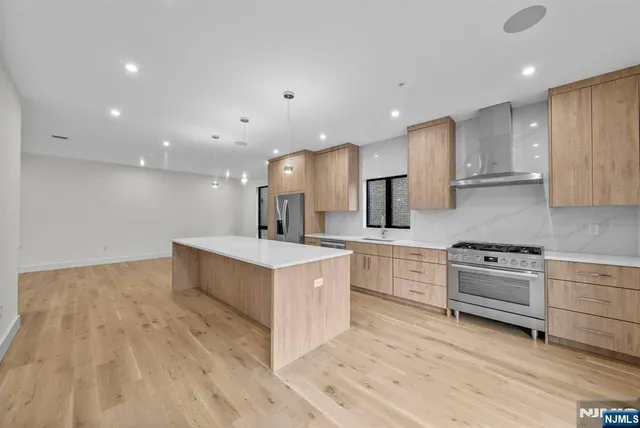 $7,999 | 1157 Inwood, Fort Lee, NJ 07024