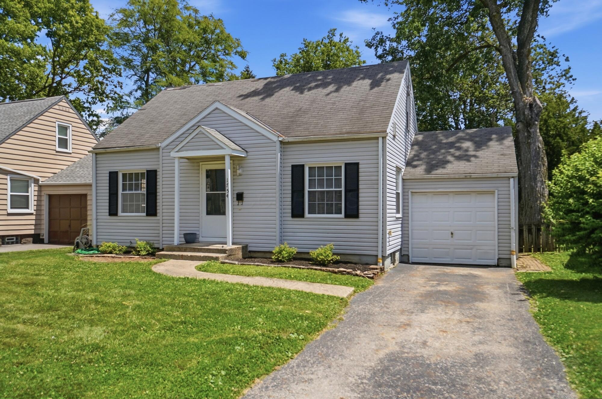 1754 Kenny Road Columbus, OH 43212 - Photo 3 of 57