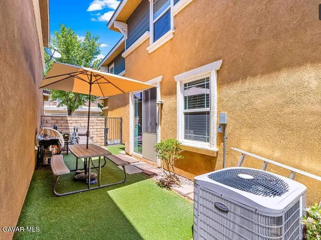 $3,000 | 2562 Kenwood Court, Palmdale, CA 93550