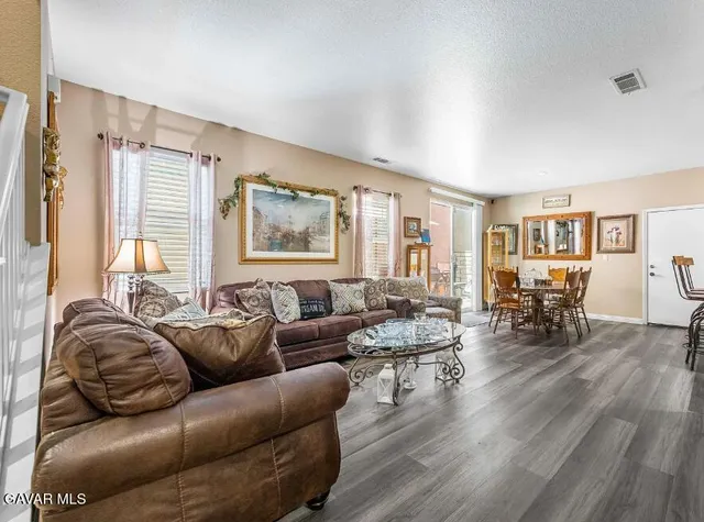 $3,000 | 2562 Kenwood Court, Palmdale, CA 93550