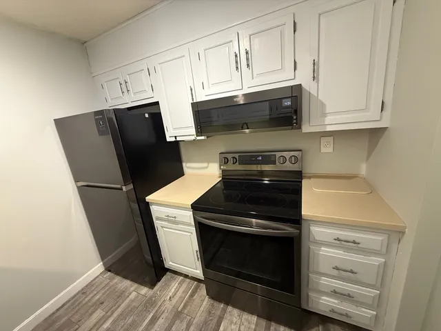 $4,000 | 566 Comm Avenue, Unit 5FURNISHED, Boston, MA 02215