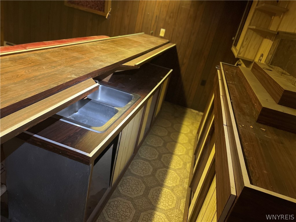 1380 Harlem Road Cheektowaga, NY 14206 - Photo 37 of 49 Basement Bar