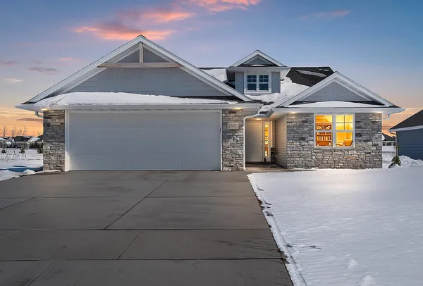 $434,900 | 2555 Willow Road, Green Bay, WI 54311