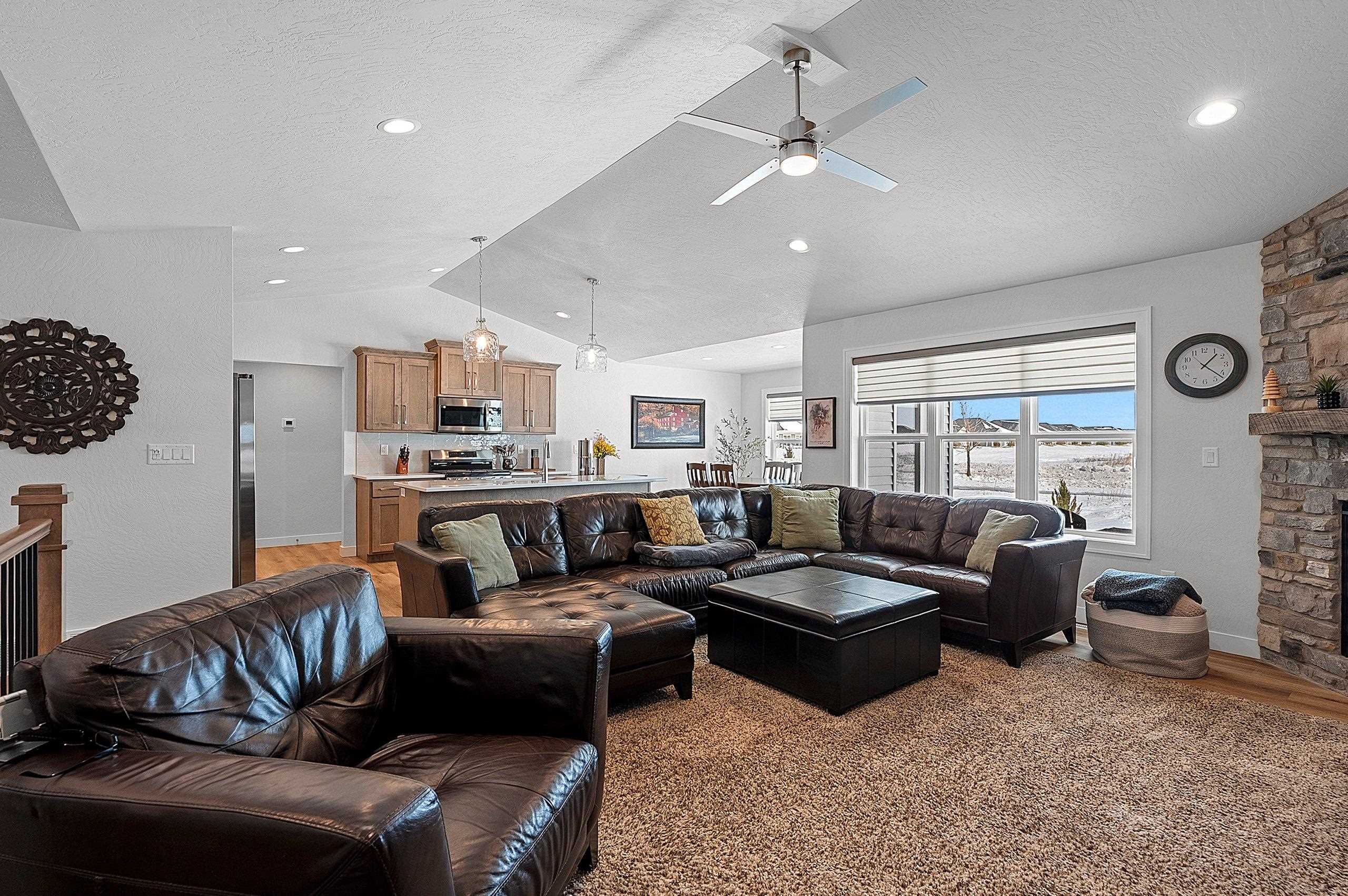 2555 Willow Road Green Bay, WI 54311 - Photo 9 of 60