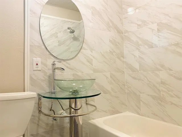 $895 | 3406 Daphne Street, Unit 5, Houston, TX 77021