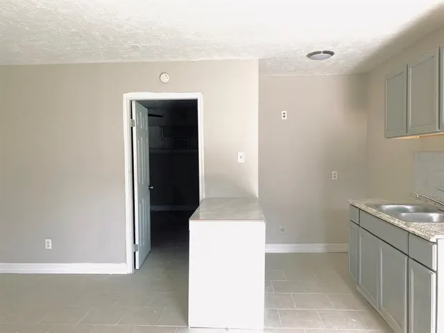 $895 | 3406 Daphne Street, Unit 5, Houston, TX 77021