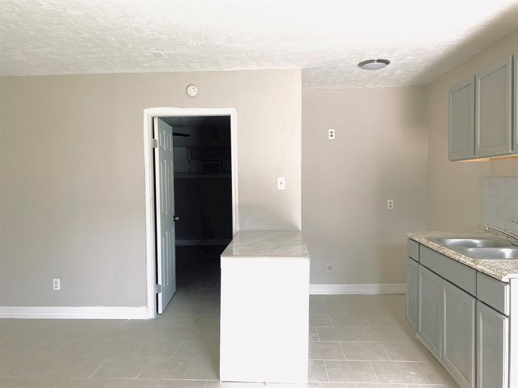 3406 Daphne Street, Unit 5 Houston, TX 77021 - Photo 7 of 11