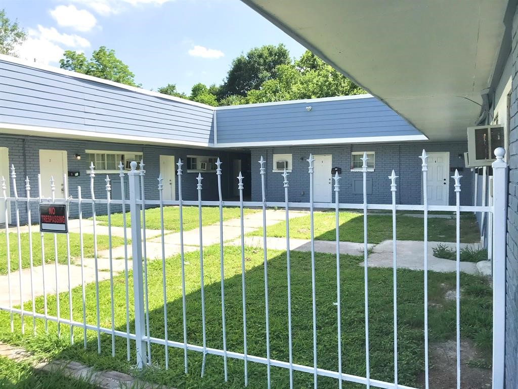 3406 Daphne Street, Unit 5 Houston, TX 77021 - Photo 10 of 11