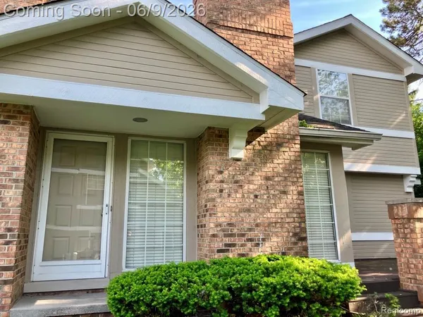 $2,200 | 6623 Stoker Court, West Bloomfield, MI 48322
