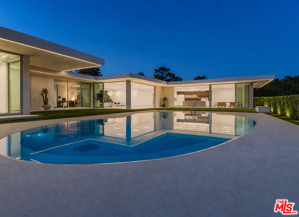 1029 Wallace Ridge Beverly Hills, CA 90210 - Photo 23 of 32