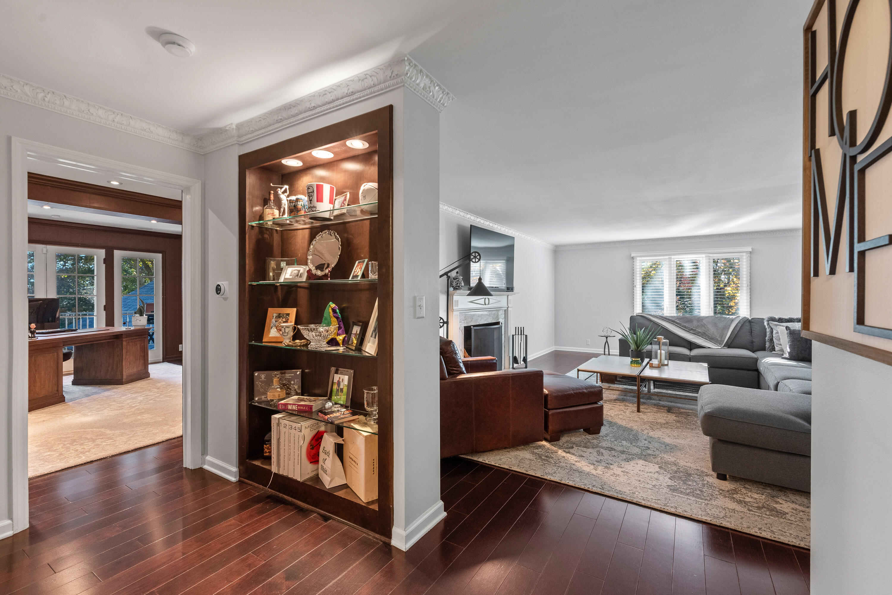 14220 Hillside Road Elm Grove, WI 53122 - Photo 15 of 56 Living Room