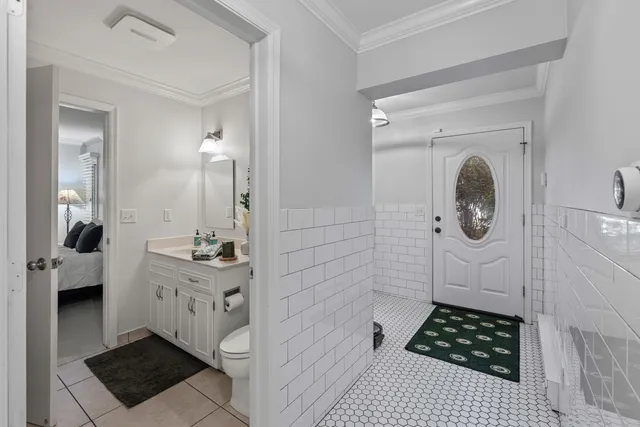 $1,695,000 | 14220 Hillside Road, Elm Grove, WI 53122