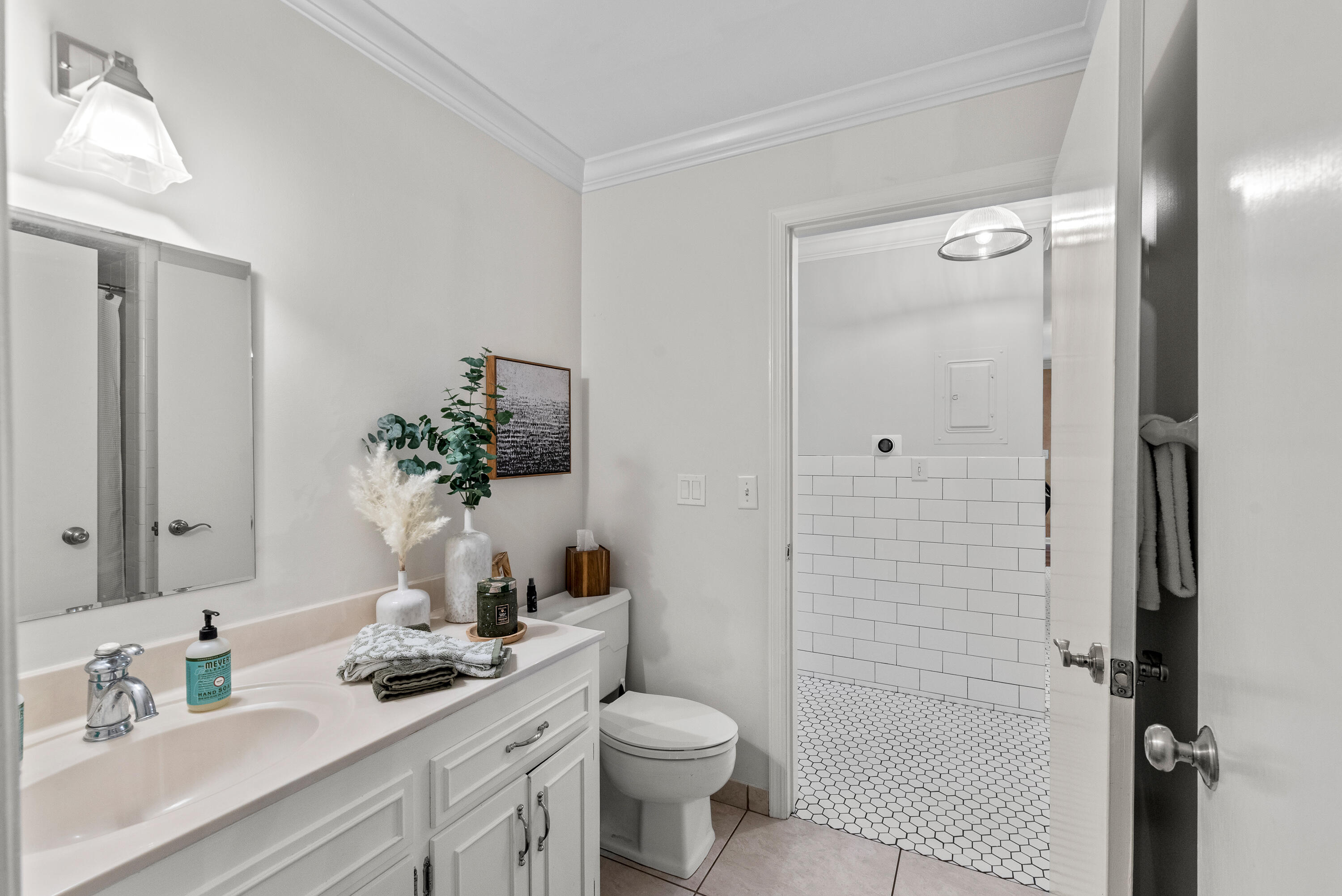 14220 Hillside Road Elm Grove, WI 53122 - Photo 30 of 56 Bathroom