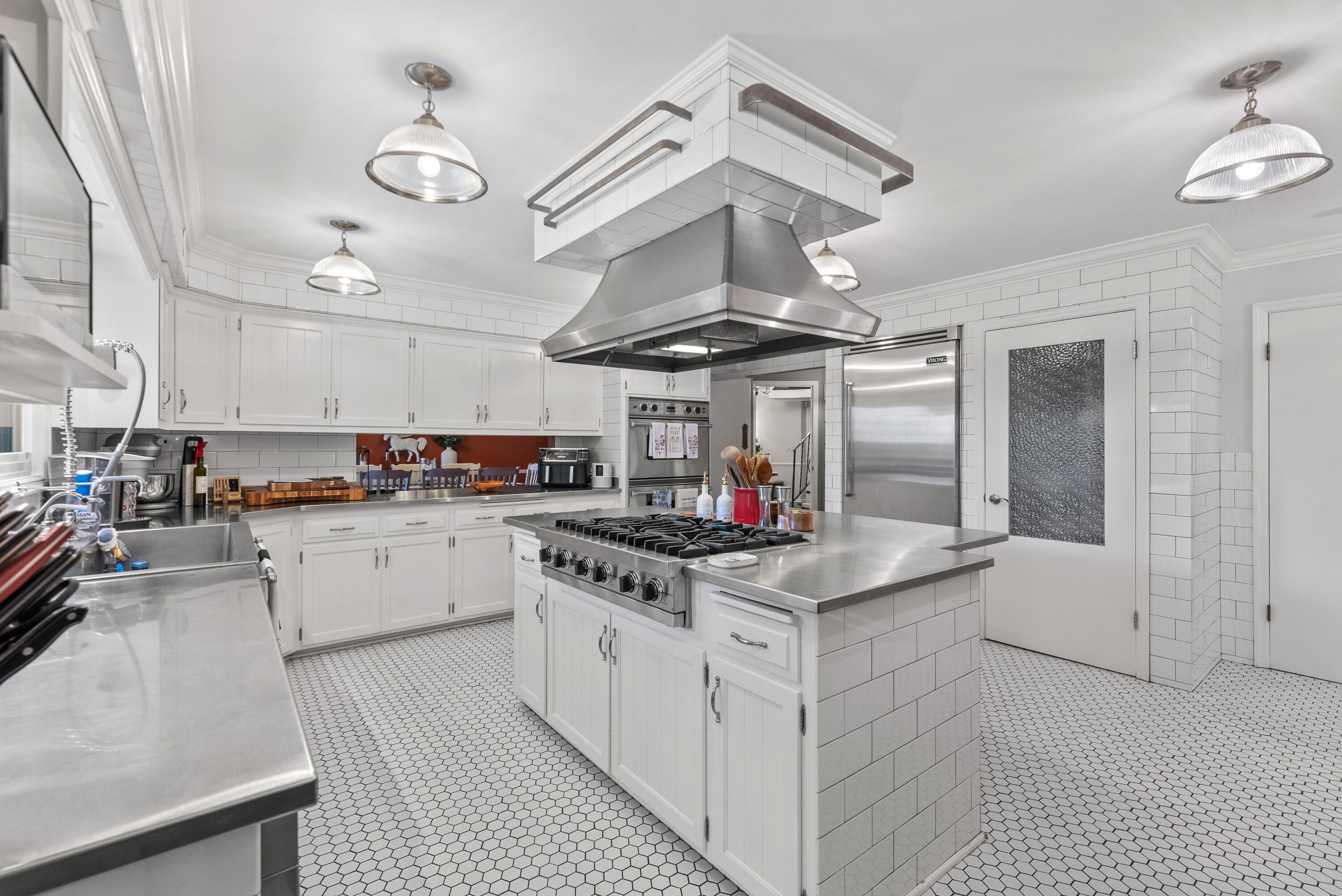 14220 Hillside Road Elm Grove, WI 53122 - Photo 7 of 56 Kitchen