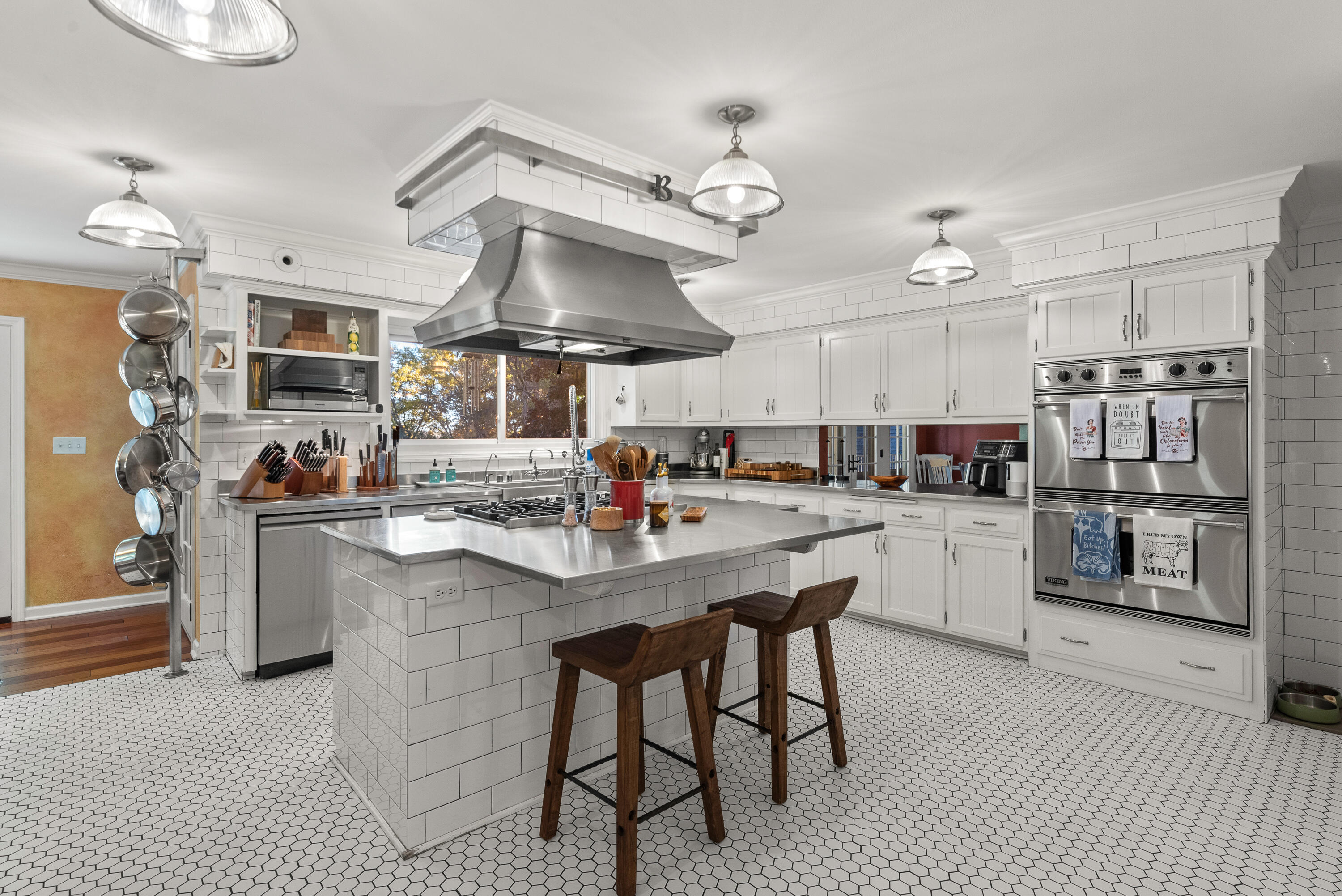 14220 Hillside Road Elm Grove, WI 53122 - Photo 8 of 56 Kitchen