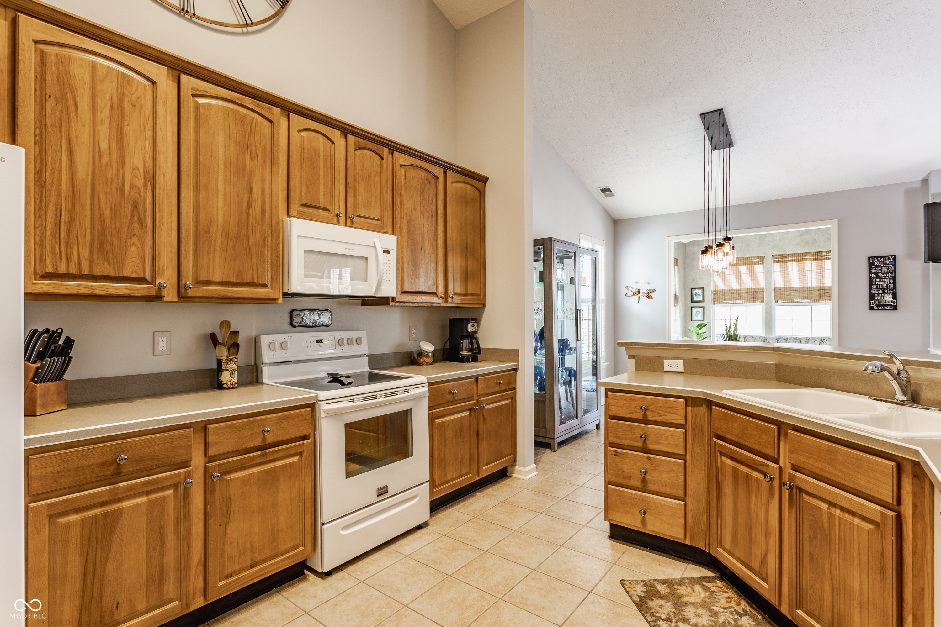 4112 Hickory Ridge Boulevard Greenwood, IN 46143 - Photo 9 of 23